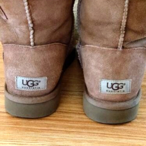 UGG AUSTRALIA TRIPLE BUTTON TAN TALL SHERPA LINED BOOTS SIZE 8 - Picture 7 of 8